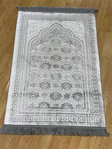 Silverly Prayer Rug